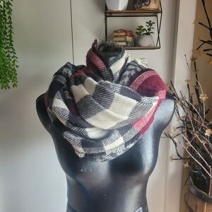 Eclipse Plaid Blanket Scarf